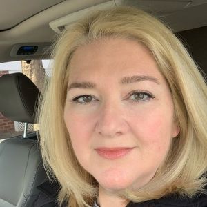 Meet your Posher, Liz